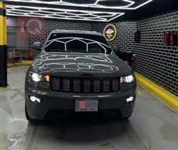 جیپ گراند شیرۆکی